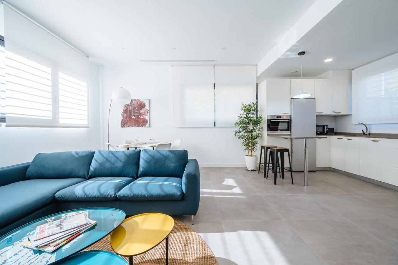Urban Pulses Nervion Apartment Sevilla Bagian luar foto