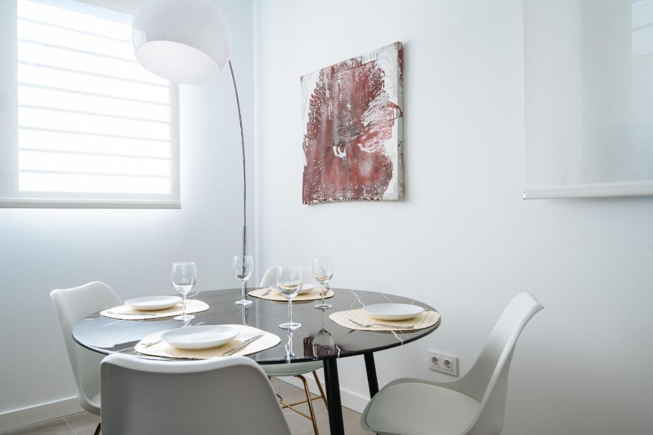 Urban Pulses Nervion Apartment Sevilla Bagian luar foto