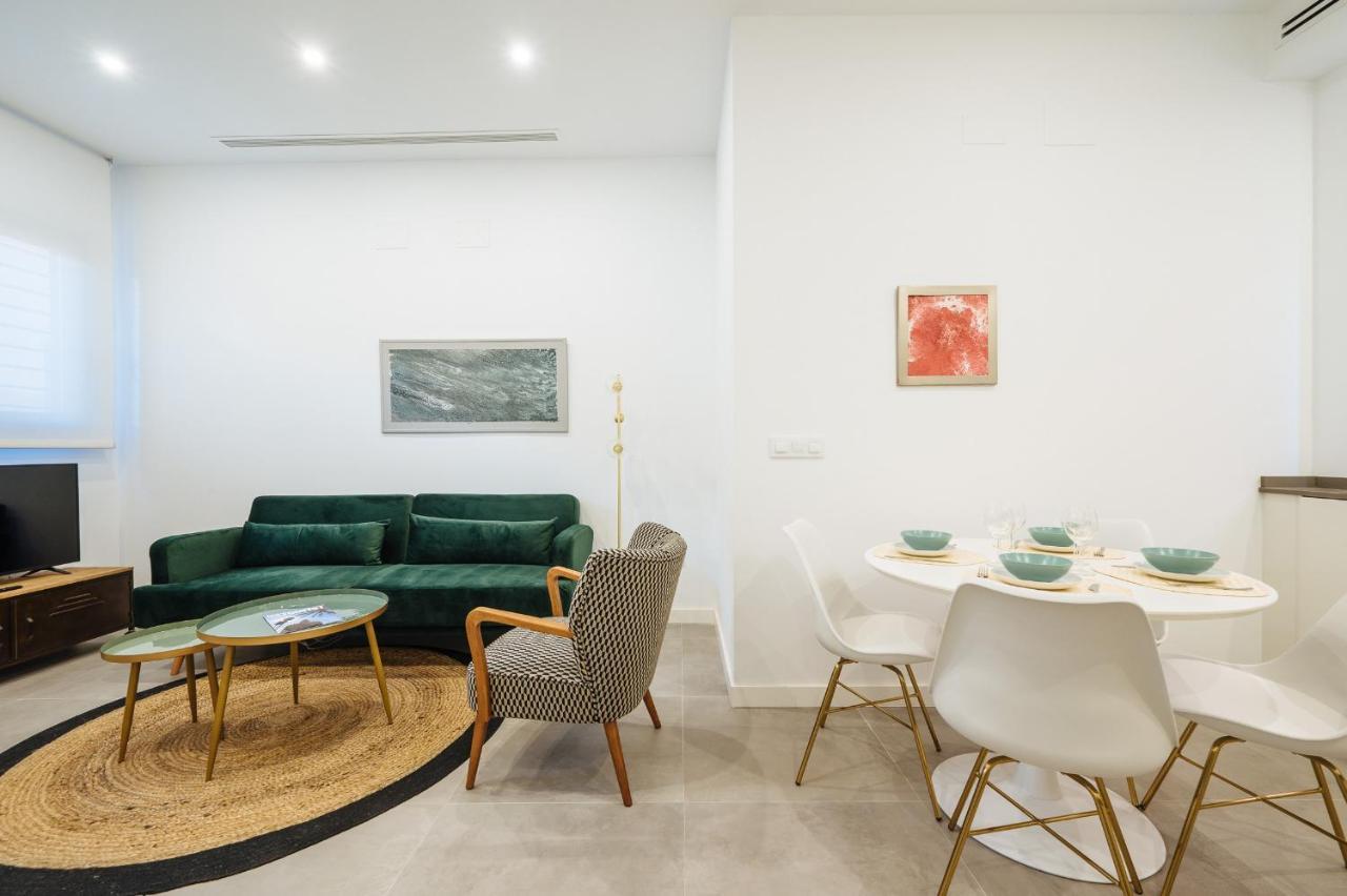 Urban Pulses Nervion Apartment Sevilla Bagian luar foto