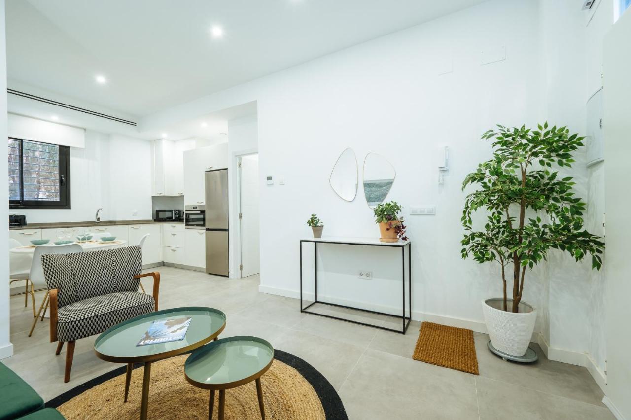 Urban Pulses Nervion Apartment Sevilla Bagian luar foto