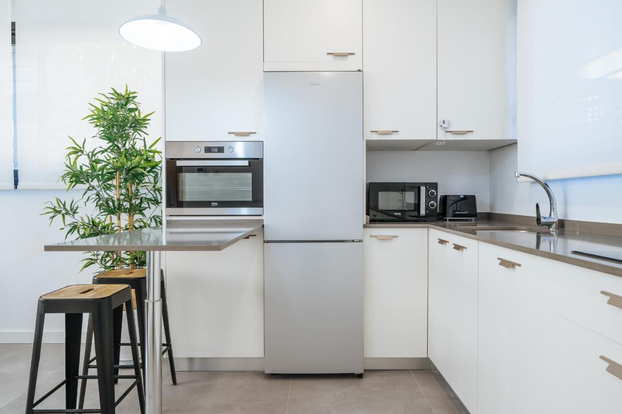 Urban Pulses Nervion Apartment Sevilla Bagian luar foto