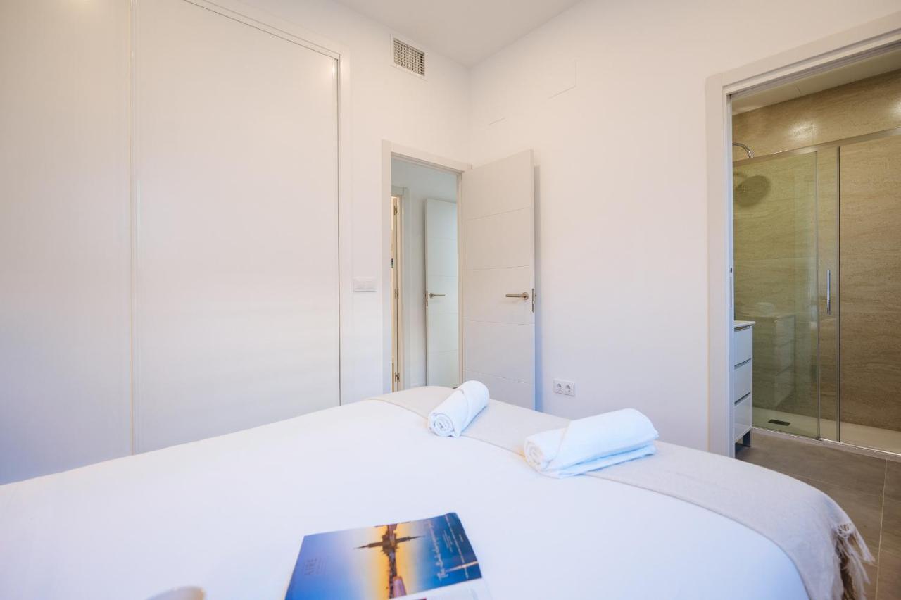 Urban Pulses Nervion Apartment Sevilla Bagian luar foto