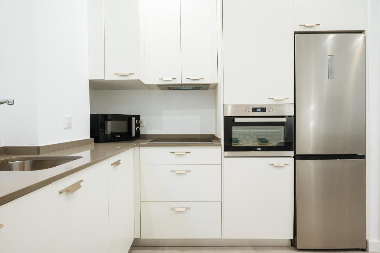 Urban Pulses Nervion Apartment Sevilla Bagian luar foto