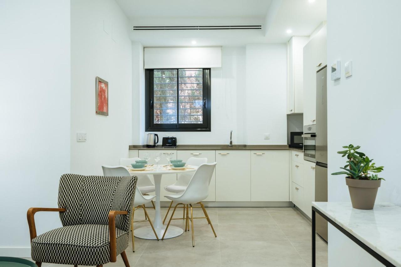 Urban Pulses Nervion Apartment Sevilla Bagian luar foto